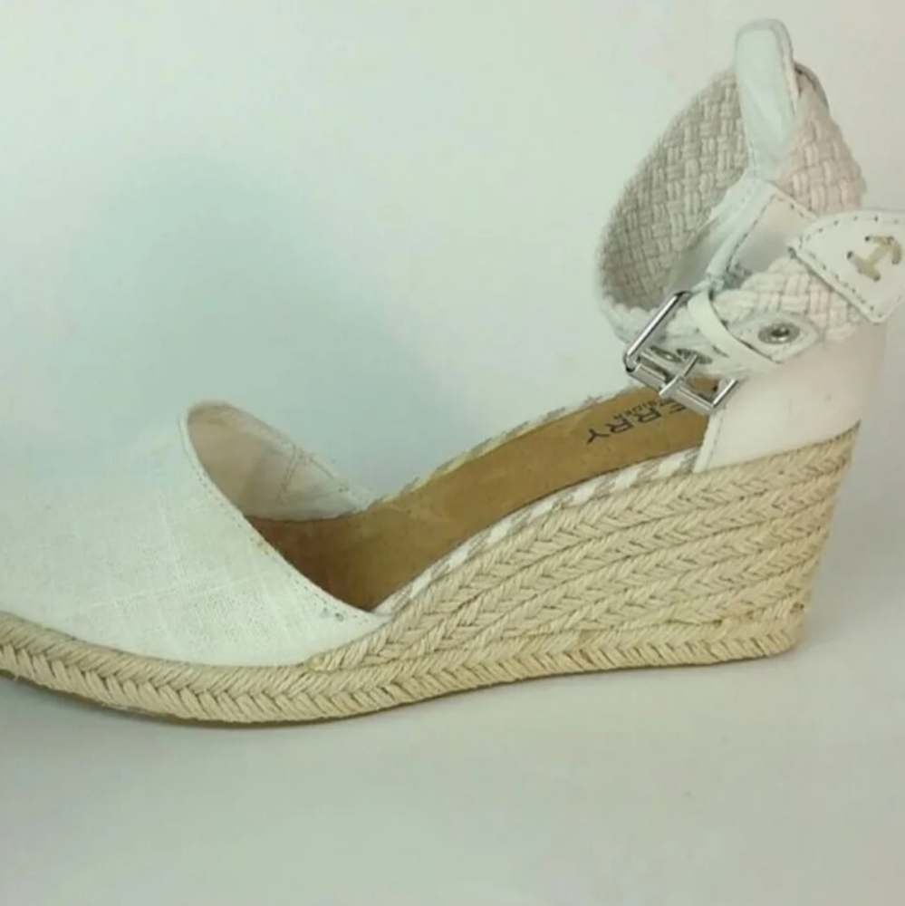 Sperry wedge espadrilles sandals
Size 8